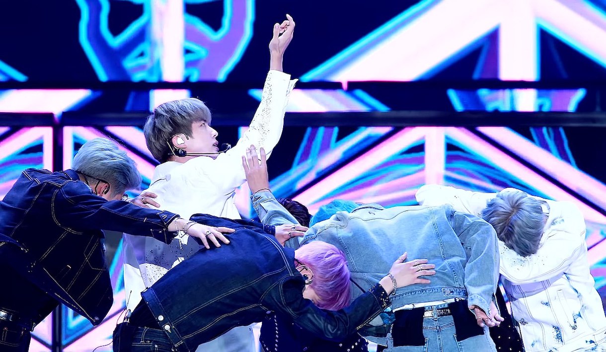 BTS performing "Fake Love" at Seoul Music Awards, 15 January 2019
